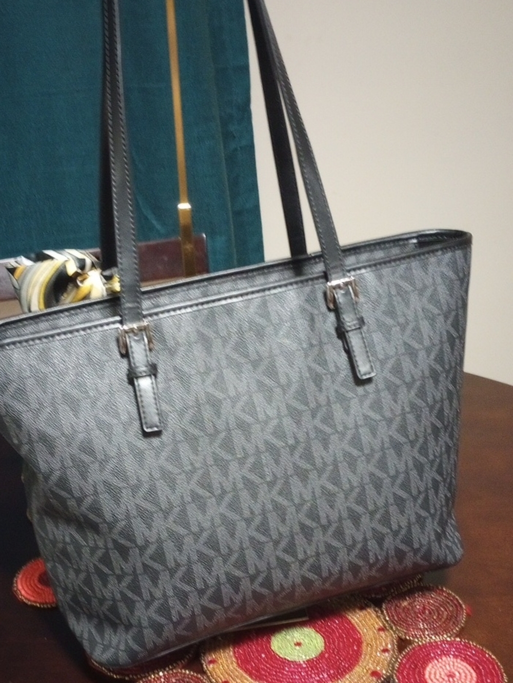 New Michael Kors Signature Tote - Picture 7 of 16